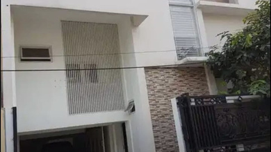 Rumah Sewa Nyaman Lokasi Rawamangun, Jakarta Timur, LB 200m²
