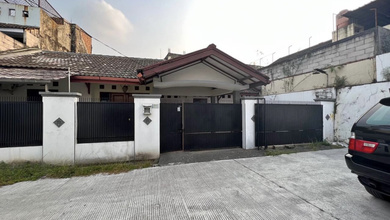 Rumah Premium di Jatiwaringin, Bekasi, LT 100 m2