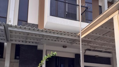 Dijual Rumah Strategis di Harapan Indah, Bekasi - LT 144m²