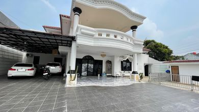Rumah Elegan di Serpong Utara, Tangerang Selatan, 9 KT, LT 600m²