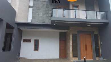 Rumah Elegan di Cibubur, Depok, 4 Kamar Tidur, LT 180m²