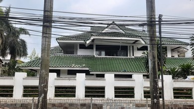 Rumah Elegan di Green garden, Jakarta Barat, 7 KT, LT 795m²