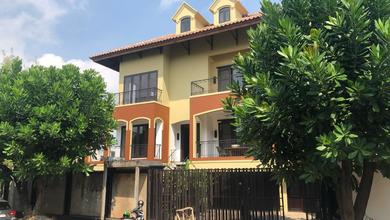 Rumah Area Premium Pantai Indah Kapuk, Jakarta Utara - Harga Menarik 12 Miliar