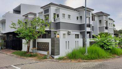 Rumah Mewah Unfurnished Lokasi Strategis di Pantai Indah Kapuk