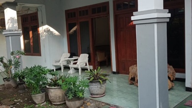 Rumah Sewa Nyaman Lokasi Gubeng, Surabaya, LB 400m²