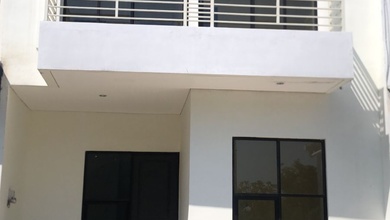 Kesempatan Rumah di Sukolilo, Surabaya, LB 120m², Harga 1,9 Miliar
