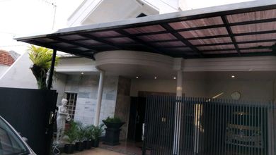 Promo Rumah di Rungkut, Surabaya, LB 200m², Harga 2,3 Miliar