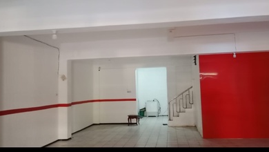 Disewakan Ruko 2 Lantai Strategis Pusat Kota Surabaya Tambaksari Lebar 8m