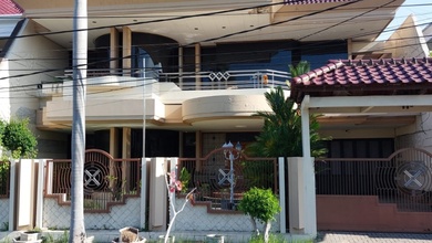 Kesempatan Langka, rumah Mewah di Wonocolo, Surabaya, LB 1200m²