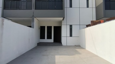 Rumah Siap Pakai di Area Tambaksari, Surabaya, LT 125m²