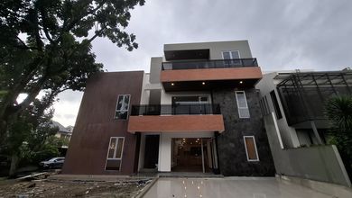 Hunian Elegan di Alam Sutera, Tangerang, 5 Kamar Tidur, LT 358m²