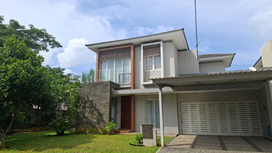 Penawaran Eksklusif, rumah Prestisius di Serpong Utara, Tangerang Selatan, LB 350m²