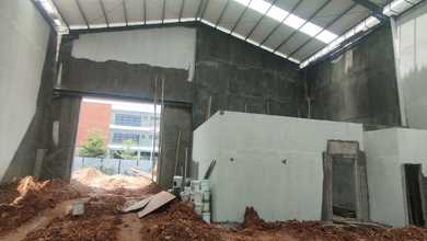 DISEWAKAN GUDANG LAKSANA, BANGUNAN BARU, KAWASAN RAPI