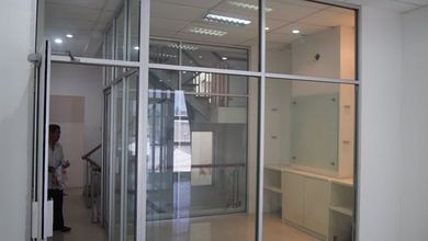 Rukan 3lt di Jakarta Barat Sebelah Mall Anggrek, Lt 100m2