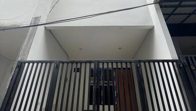 Rumah Dijual di Tanjung Duren, Jakarta Barat, LB 120m², Harga Kompetitif!