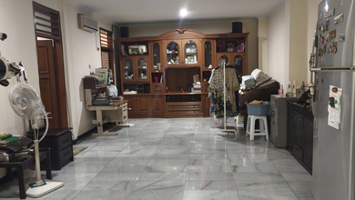 Kesempatan Eksklusif, rumah Prestisius di Intercon, Jakarta Barat, LB 300m²