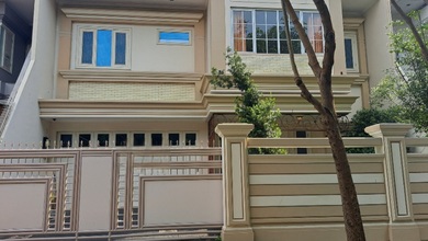 Rumah Area Luxury Intercon, Jakarta Barat - Harga Terbaik 8,5 Miliar