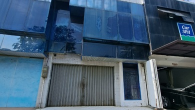 Ruko Gading Kirana Utara 1.5 Lantai, Parkiran Luas