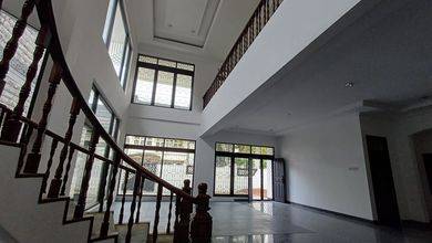 Rumah Eksklusif Semi Furnished Daerah Strategis Daerah Pluit