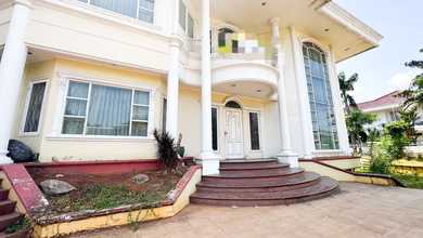 Rumah Elegan di Intercon, Jakarta Barat, 5 Kamar Tidur, LT 450m²