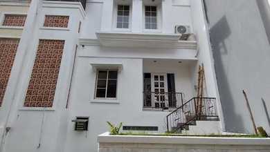 Dikontrakkan Rumah Murah di Pantai Indah Kapuk, Jakarta Utara, LT 144m²