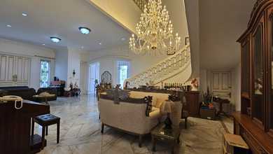 Hunian Elite di Kawasan Intercon, Jakarta Barat, LB 600m², Harga 14,9 Miliar