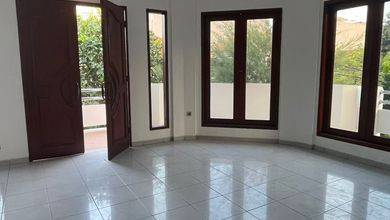 Rumah Megah Unfurnished Lokasi Strategis Daerah Pluit