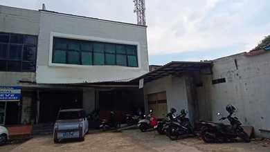 Ruko Gandeng Taman Kebon Jeruk, Parkir Luas