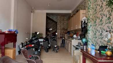 Rumah Modern di Tamansari, Jakarta Barat, Luas 240 m2