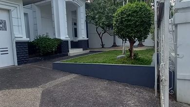 Rumah Mewah di Kawasan Pejaten, Jakarta Selatan, LB 321m², Harga 13,5 Miliar