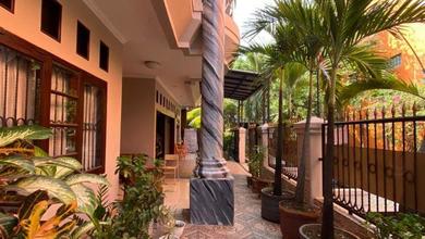 Dijual Rumah Strategis di Harapan Baru, Bekasi - LT 270m²