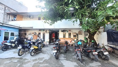 Kost Kedoya 26 Kamar Lokasi Strategis Dekat Jalan Utama