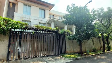 Rumah Area Luxury Joglo, Jakarta Barat - Harga Terbaik 35 Miliar