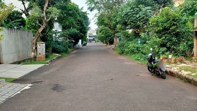 Tanah Komersial Dekat Jalan Raya Kawasan Intercon