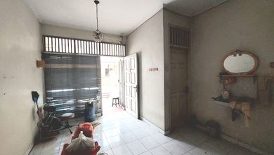 Rumah Modern LT 82 Jual area Tomang, Jakarta Barat