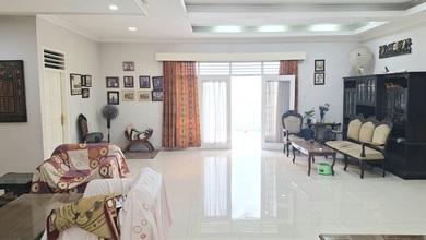Rumah Elegan di Kav DKI, Jakarta Barat, 3 KT, LT 354m²