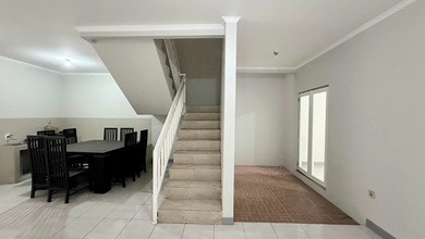 Dijual Rumah Strategis di Metro Permata, Tangerang - LT 132m²