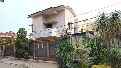 Jual Rumah Cantik Luas 450 m2 di Kav DKI, Jakarta Barat