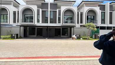 Rumah Mewah di BSD, Tangerang Selatan, 5 Kamar Tidur, LT 144m²