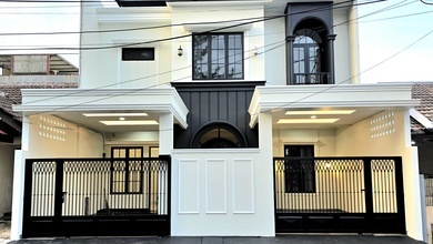 Rumah Mewah di BSD, Tangerang Selatan, 4 Kamar Tidur, LT 180m²