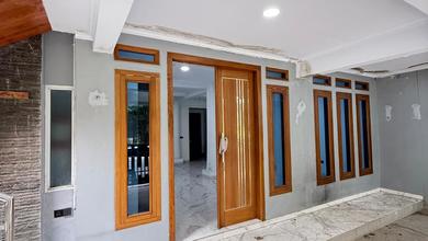 Kesempatan Langka, rumah Mewah di BSD Puspita Loka, Tangerang, LB 200m²