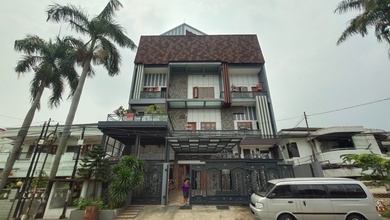 Rumah Prestisius di Kawasan Green garden, Jakarta Barat, LB 1550m², Harga 18,5 Miliar