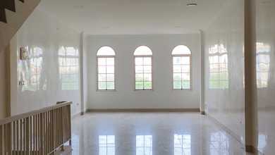 Ruko Sentra Niaga 3.5 Lantai Hadap Boulevard