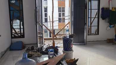 Rumah Mewah di Kawasan Taman Ratu, Jakarta Barat, LB 200m², Harga 3,1 Miliar