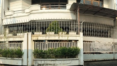 Rumah Elegan di Semarang Tengah, Semarang, 4 KT, LT 195m²