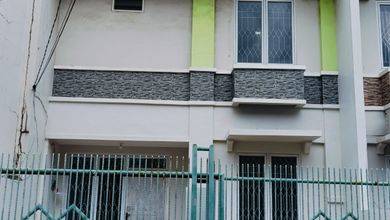Rumah Unfurnished Lokasi Strategis di Taman Palem