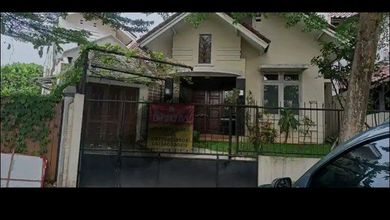 Hunian Mewah di Raffles Hills, Jakarta Timur, 5 KT, LT 322m²