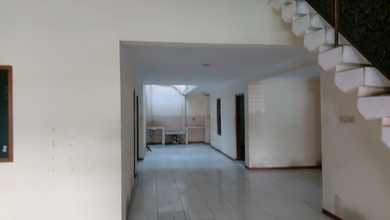 Rumah Mewah di Pejompongan, Jakarta Pusat, 7 KT, LT 201m²