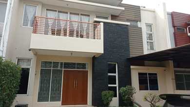 Rumah Sewa Nyaman Lokasi Puri Mansion, Jakarta Barat, LB 250m²