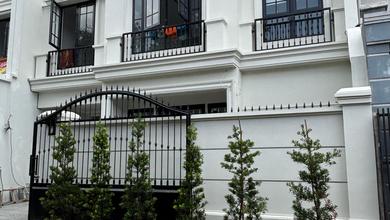 Kesempatan Eksklusif, rumah Mewah di Cempaka Putih, Jakarta Pusat, LB 427m²